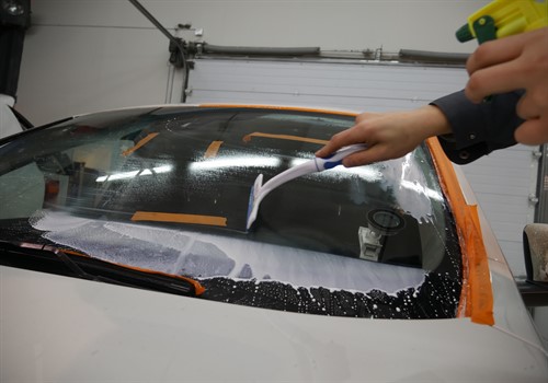 Как самому и без затрат отполировать затертые стекла автомобиля - Российская газета